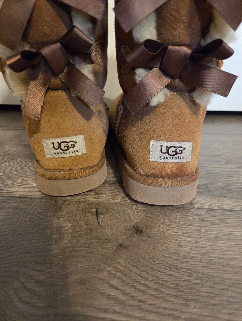 UGG Bailey Bow Size 9 Tan Suede Boots 🌟 Cozy Winter Style